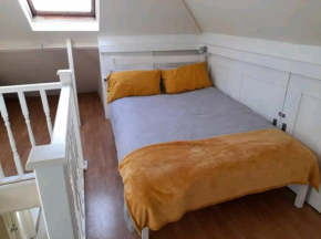 Double room in shared house in town